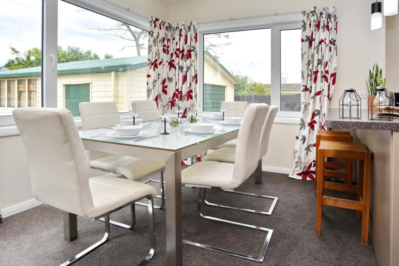 Weston Villa - Spacious & Family Friendly - Bookahome Christchurch Exteriér fotografie